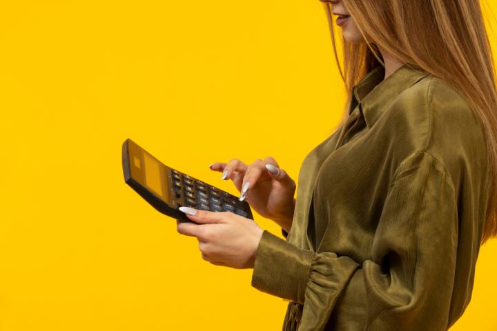 How an Amazon Price Calculator Helps You Avoid Losses
